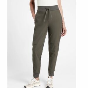 Athleta Headlands Hybrid Trek Jogger Pants Olive Green Size 8